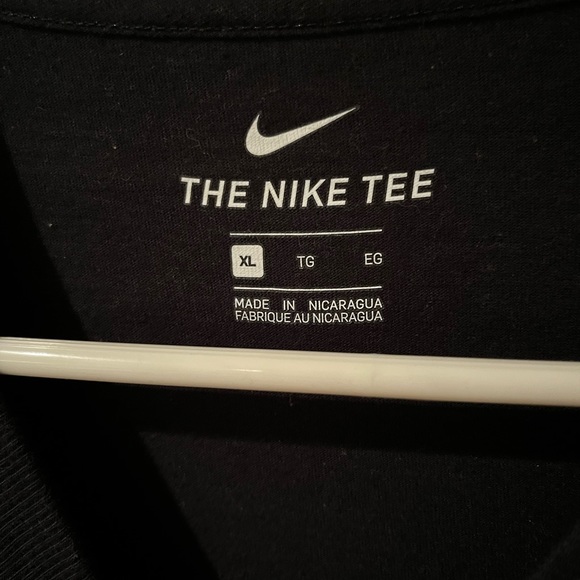 Nike Short Sleeve Shirt Size XL - Picture 3 of 3